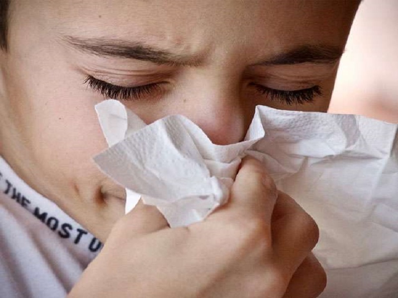Climate change has led to an increase in colds and coughs | वातावरणातील बदलाने सर्दी, खोकल्याचे रुग्ण वाढले