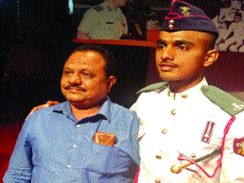 Rickshaw puller's military officer | रिक्षाचालकाचा मुलगा लष्करी अधिकारी
