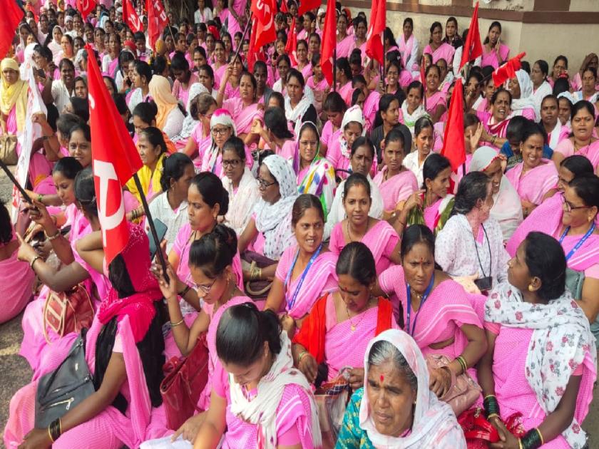 Two and a half thousand Asha Sevikas on strike in Satara district | सातारा जिल्ह्यातील अडीच हजार आशा सेविका संपावर, कामावर परिणाम