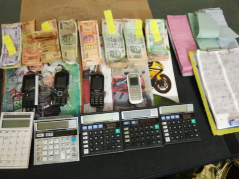 Raid on Mataka den at MIDC in Nagpur : 22 gamblers arrested | नागपुरातील एमआयडीसीतील मटका अड्ड्यावर छापा : २२ जुगारी पकडले