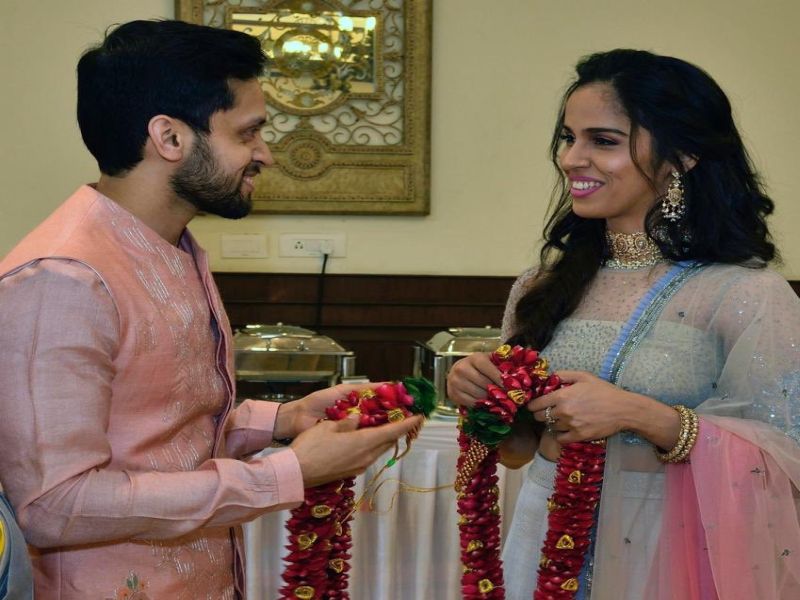 Saina Nehwal has tied the knot with fellow badminton star Parupalli Kashyap | 'फुलराणी' सायना आणि कश्यपचे झाले थाटामाटात लग्न