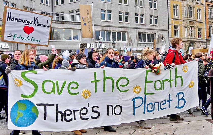 Younger generation of the world is on the Global Climate Strike on September 20 to save the Earth !.. | मुलं रस्त्यावर..