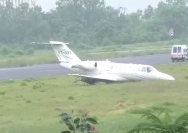 The planes carrying the donated organs slipped from the runway | दान केलेले अवयव नेण्यासाठी आलेले विमान धावपट्टीवरून घसरले