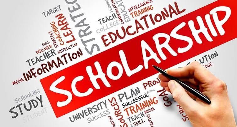 Deadline for submission of pending scholarships application to May 28! | शिष्यवृत्तीचे प्रलंबित अर्ज सादर करण्यासाठी २८ मेपर्यंत मुदत!