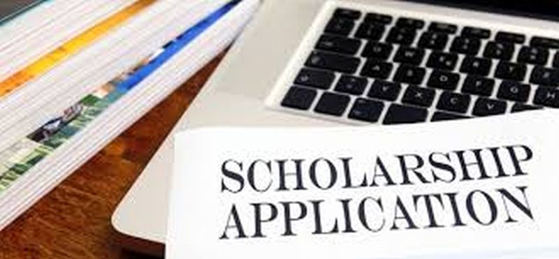 Scholarship stalled due to lack of Aadhaar attached bank account! | आधार संलग्नित बँक खात्याअभावी शिष्यवृत्ती रखडली !
