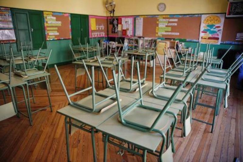 Corona fear: Schools will continue in rural areas, excluding cities | कोरोनाचा धसका : शहरे वगळून ग्रामीण भागात शाळा सुरूच राहणार