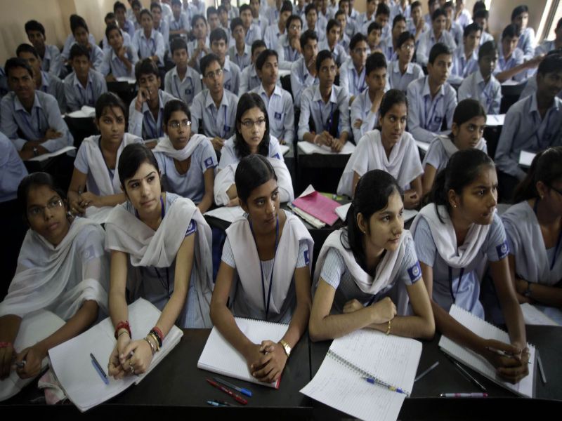 Article 370 will be included in school syllabus | शाळेत कलम '370 पे चर्चा', शाळकरी विद्यार्थी गिरवणार धडे