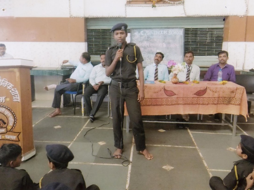 washim school competition of singing | वाशिमच्या सैनिकी शाळेत हिंदी गीतगायन स्पर्धा उत्साहात