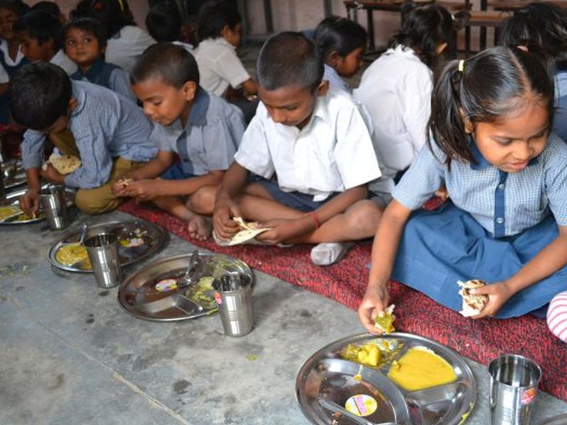 Do children come to school because they get 'khichdi'? - So, yes! | ‘खिचडी’ मिळते, म्हणून मुले शाळेत येतात का? - तर, हो!