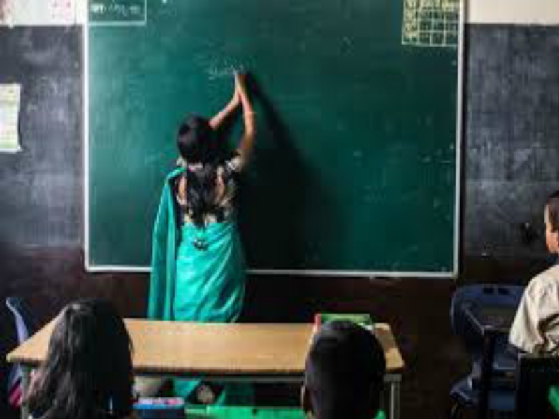 Teachers do not get salary for a month In Bhor taluka | भोर तालुक्यात शिक्षकांना एक महिन्यापासून पगार नाही 