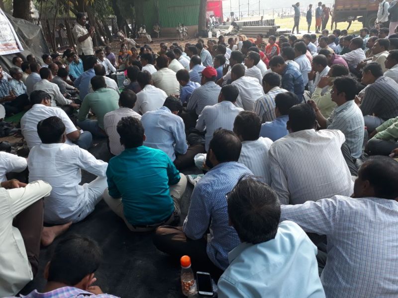 Mumbai : School teachers protest | मुंबई : अंशतः अनुदानित शाळांचे १००% अनुदानाकरिता बेमुदत धरणे आंदोलन