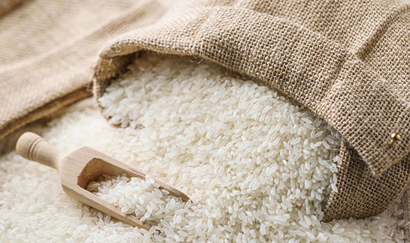 Schools are getting less rice in nutritious diet | पोषण आहारात शाळांना तांदूळ मिळतोय कमी