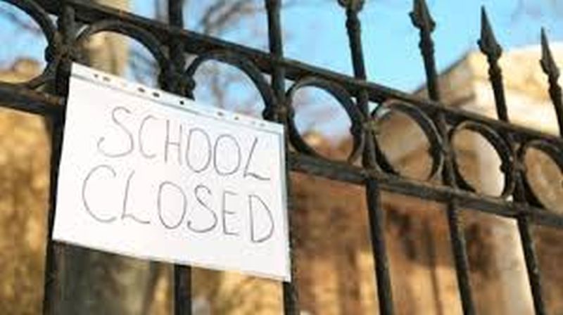  Schools, colleges, beauty parlors and hairdressers will remain closed! | शाळा, महाविद्यालये, ब्युटीपार्लर केशकर्तनालये राहणार बंदच!