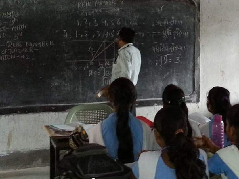 Zilla Parishad schools in the name of another | जिल्हा परिषदेच्या शाळा दुसऱ्याच्या नावावर : ४३६ शाळांचा समावेश