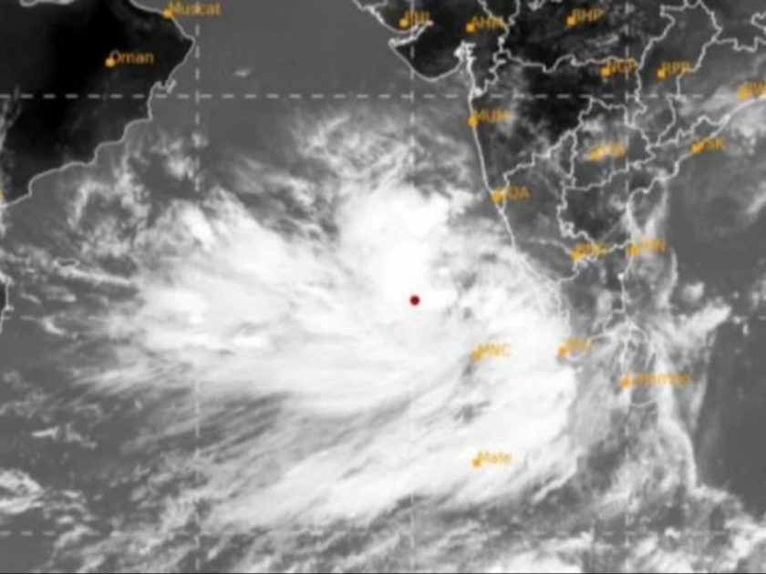 Cyclone Tauktae : ‘Tauktae’ cyclone transforms into a severe cyclone; 'Yellow Alert' in Sindhudurg, Ratnagiri, Raigad, Kolhapur, Satara | Cyclone Tauktae : ‘तौत्के’ चक्रीवादळाचे तीव्र चक्रीवादळात रुपांतर; सिंधुदुर्ग, रत्नागिरीसह 'या' भागात 'येलो अलर्ट'