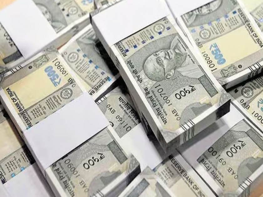 30 lakh cash found at GST officer's house | जीएसटी अधिकाऱ्याच्या घरी सापडली ३० लाखांची रोकड