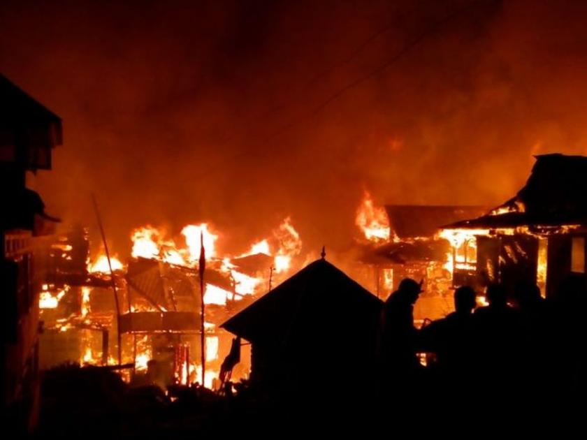House fire, household goods burnt in nandurbar | घराला आग, संसारोपयोगी वस्तू जळून खाक