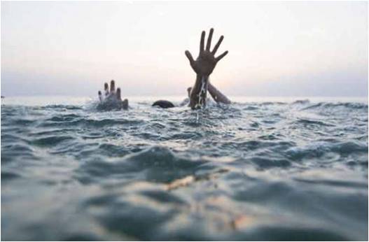 corona in ratnagiri: Both drowned near Ratnagiri | corona in ratnagiri: रत्नागिरीनजीक बुडून दोघांचा मृत्यू
