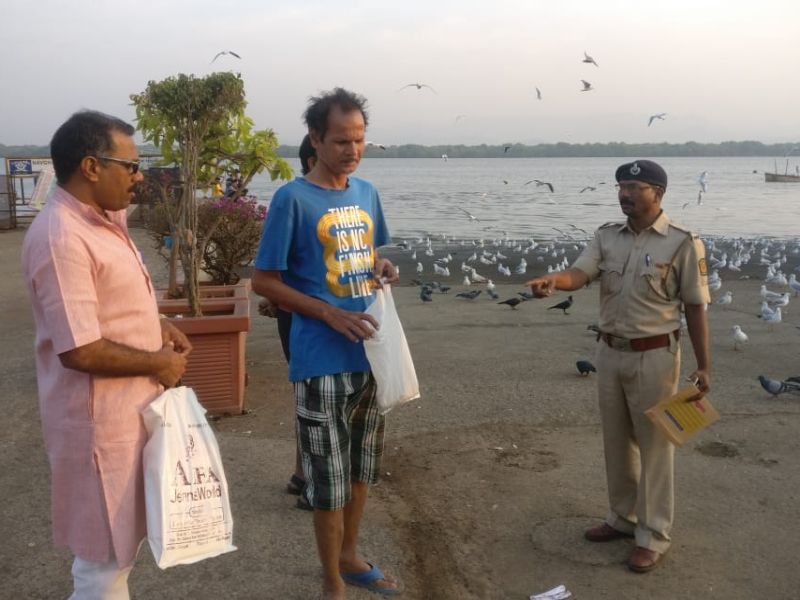 forest department spreads awareness about seagulls arrived at bhayandar | सीगल पाहुण्यांबद्दल वन विभागाची जनजागृती; महापालिका मात्र उदासीनच