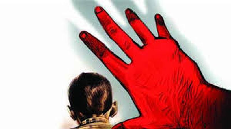Seduce a minor girl; offence filed against accused | अल्पवयीन मुलीस फुस लावुन पळविले; आरोपीवर गुन्हा दाखल