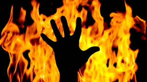 Atempt to Self immolation at Buldhana District Deputy Registrar | बुलडाणा जिल्हा उपनिबंधक कार्यालयासमोर एकाचा आत्मदहनाचा प्रयत्न 