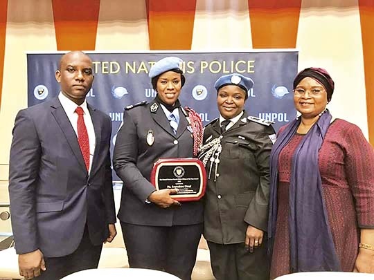 UN Female Police Officer of the Year, Major Seynabou Diouf | सेयनबोऊ ! निराधार महिलांचा आवाज बुलंद करणारी आफ्रिकन गोष्ट.