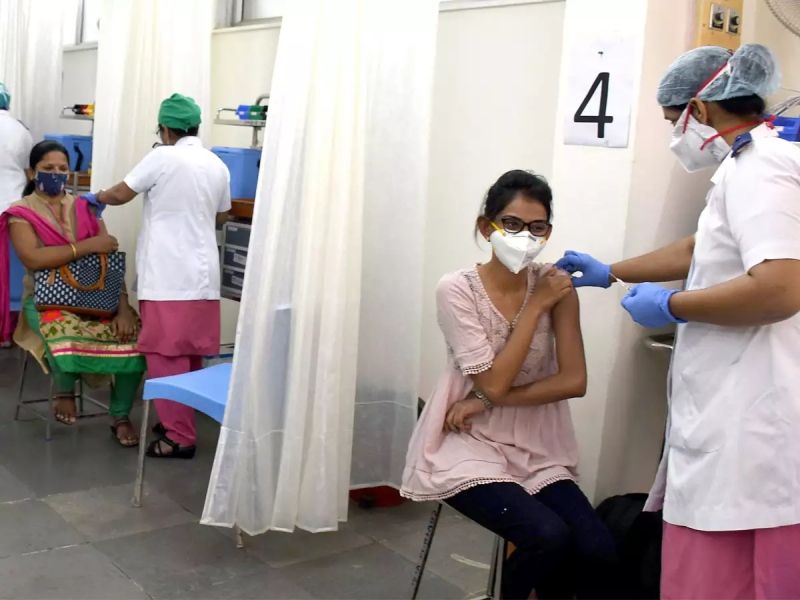 1.5 crore vaccinations completed in Mumbai; BMC aims to vaccinate all Mumbaikars by February | मुंबईत दीड कोटी लसीकरण पूर्ण; फेब्रुवारीपर्यंत सर्व मुंबईकरांना लस देण्याचे महापालिकेचे लक्ष्य