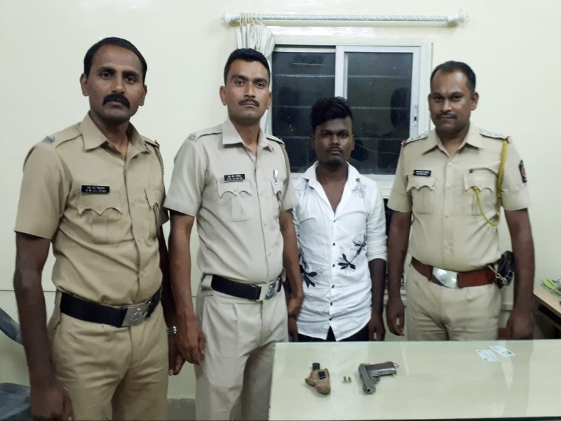 Sinhagad police arrested a youth with pistol | पिस्तुल बाळगणाऱ्या तरुणाला सिंहगड पोलिसांनी केली अटक     