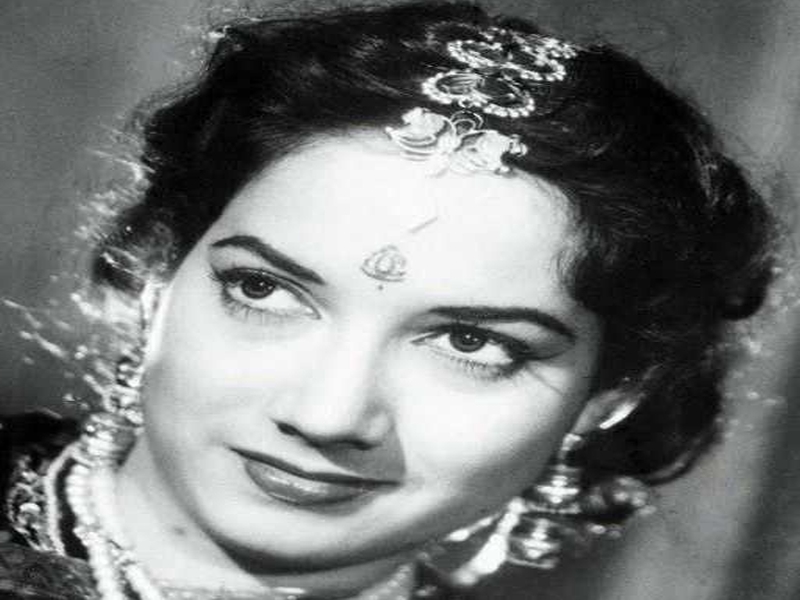 Actor Shakila passes away on a screen like 'Babuji Slowly' | ‘बाबूजी धीरे चलना’सारख्या गाण्याला पडद्यावर अजरामर करणा-या ज्येष्ठ अभिनेत्री शकिला यांचे निधन
