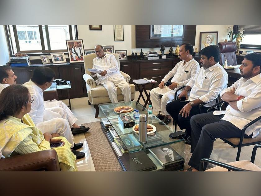Sharad Pawar meeting for Damage Control in Congress High voltage meeting with important leaders | काँग्रेसमधील डॅमेज कंट्रोलसाठी थेट शरद पवार मैदानात; महत्त्वाच्या नेत्यांसोबत हाय व्होल्टेज बैठक
