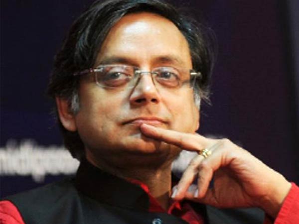  BJP misuse of Pulwama attack - Shashi Tharoor | पुलवामा हल्ल्याचे भाजपाकडून भांडवल - शशी थरुर