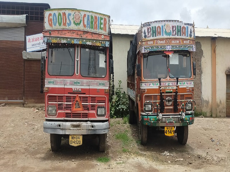 Registrar's order to release 'those' two gram trucks | ‘त्या’ दोन हरभरा ट्रक सोडण्याचा औरंगाबाद खंडपीठाचा आदेश