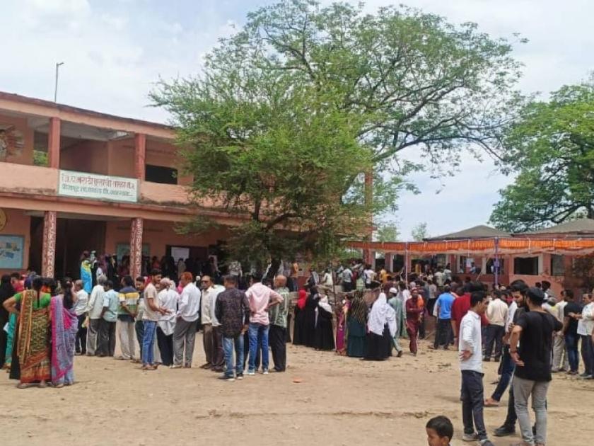 22.75 percent polling in four hours in Nandurbar constituency; | नंदुरबार मतदारसंघात चार तासात २२.७५ टक्के मतदान;