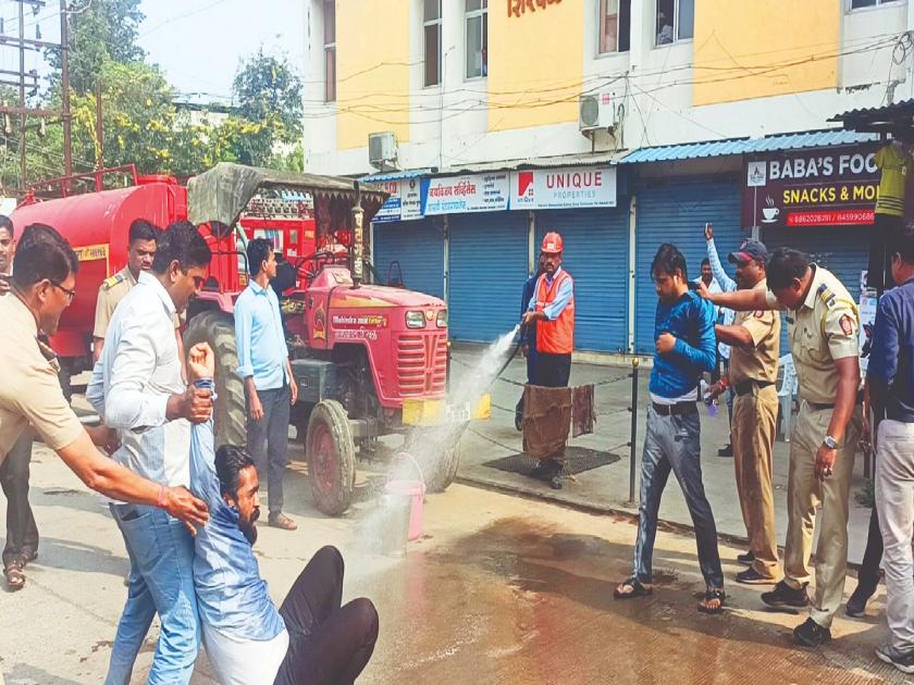As the work of Jaljivan water supply scheme of Shirwal did not start, 7 youths attempted self immolation | शिरवळच्या जलजीवन पाणीपुरवठा योजनेचे पाणी पेटले, ७ जणांचा आत्मदहनाचा प्रयत्न