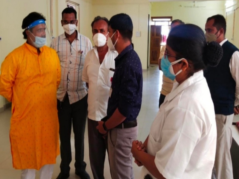 In Shirur, hospital beds are getting dusty, warning of indefinite fast if oxygen bed unit is not started | शिरूरमध्ये रुग्णालयातील बेड धूळ खात पडून, ऑक्सिजन बेडचे युनिट सुरू न केल्यास भाजपचा बेमुदत उपोषणचा इशारा