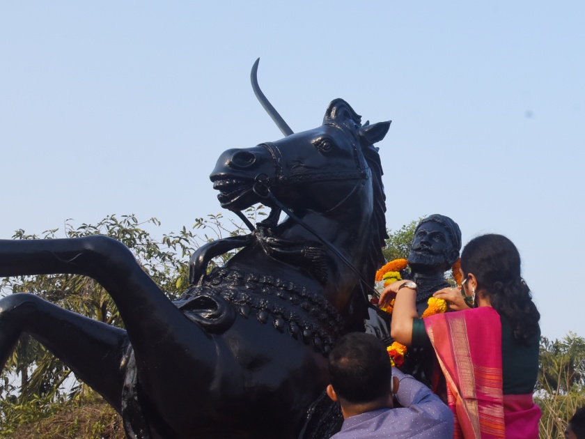 Shiva Jayanti celebration at Sindhudurganagari | सिंधुदुर्गनगरी येथे शिवजयंती साजरी