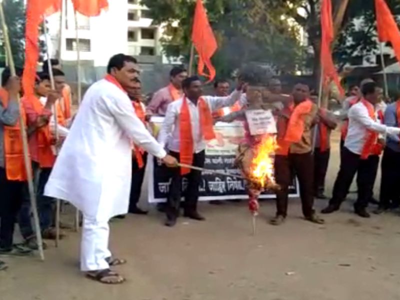 Ahilya Devi Holkar Navala opposes Shiva's organization; Chief Minister will burn statues of statues | अहिल्यादेवी होळकर नावाला शिवा संघटनेचा विरोध; मुख्यमंत्र्यांचे राज्यभर पुतळे जाळणार