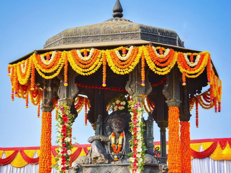 Chatrapati Shivaji Maharaj in top trend on twitter | छत्रपती शिवाजी महाराजांना ट्विटरची मानवंदना, 'जाणता राजा' ट्रेंडिंगमध्ये