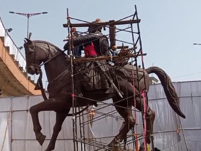 ... So we will do a grand public dedication ceremony of the statue of Chatrapati Shivaji Maharaj; Aggressive stand of Shiv Jayanti Festival Committee | ...तर शिवरायांच्या पुतळ्याचा भव्यदिव्य लोकार्पण सोहळा आम्ही करू; शिवजयंती महोत्सव समितीची आक्रमक भूमिका