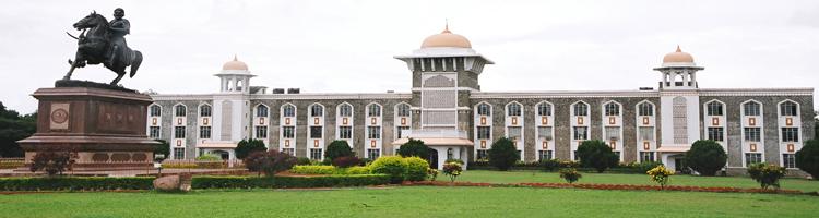 Kolhapur: The choice of the members of the Legislative Council on Management Council is unconstitutional | कोल्हापूर : व्यवस्थापन परिषदेवरील अधिसभा सदस्यांच्या निवडी बिनविरोध
