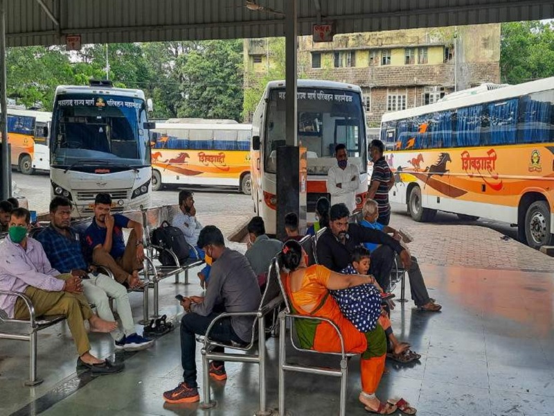 Plight of passengers due to movement of ST and Metro, demand to start Shivajinagar bus stand | एसटी अन् मेट्रोच्या चालढकलीमुळे प्रवाशांचे हाल, शिवाजीनगर बसस्थानक सुरू करण्याची मागणी