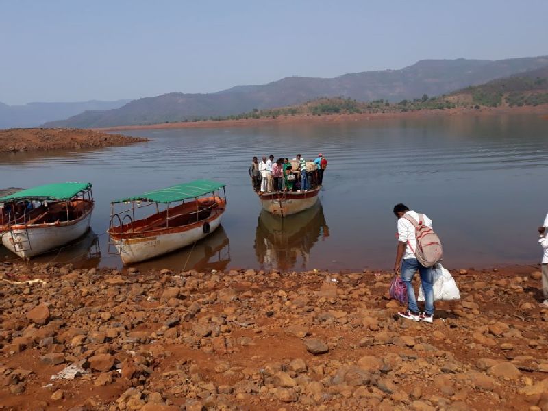 Shivsagar Reservoir News | शिवसागर जलाशय आटल्याने बोटी टाकताहेत नांगर! ग्रामस्थांचे हाल