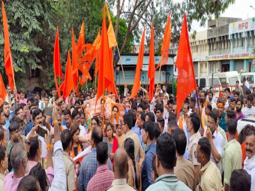 Nagpur Shiv Sena police complaint against Ravi Rana; A march was held at Kalmana Thane | नागपुरात आमदार रवी राणांविरोधात शिवसेनेची पोलिसांत तक्रार; कळमना ठाण्यावर काढला मोर्चा