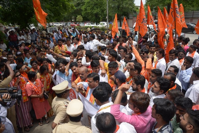 Shiv Sena attacks against 'smart city' policy | ‘स्मार्ट सिटी’ धोरणाविरुद्ध शिवसेनेचा हल्लाबोल 