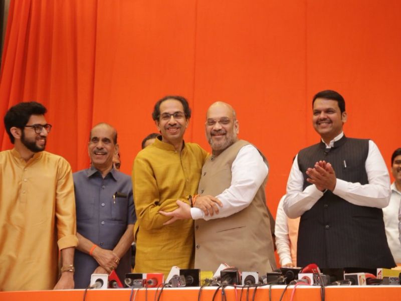 Shivsena-BJP old aliance with new Condition, but ... | शिवसेना-भाजपाने जुना संसार नव्याने थाटला, पण... 