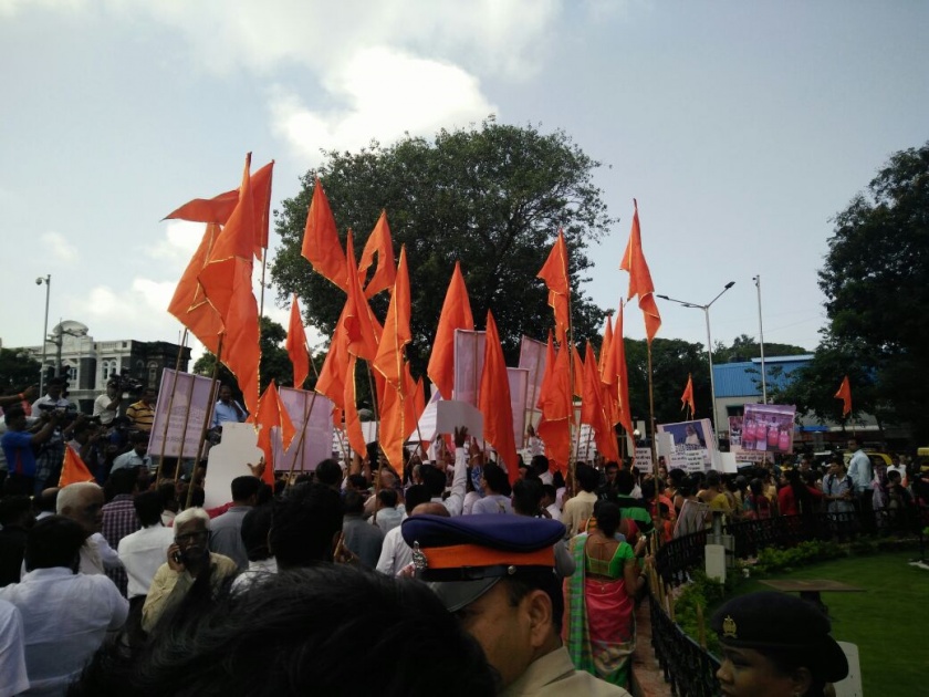 shivsena morcha against inflation in mumbai | महागाईविरोधात शिवसेना रस्त्यावर ! 'एवढी माणसं कशाला, मोदींच्या मयताला', आंदोलनात शिवसैनिकांची घोषणाबाजी