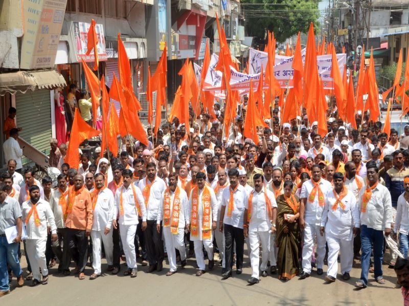 Shiv Sainik enters in Mumbai; Kishori Pednekar: Rajesh Kusleen supporters | मुंबईत शिवसैनिक आपापसात भिडले, किशोरी पेडणेकर- राजेश कुसळेंच्या समर्थकांत वाद