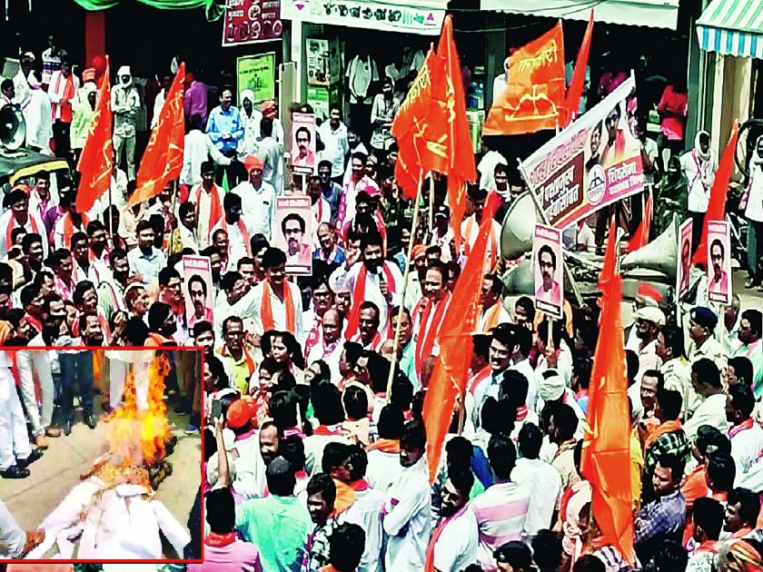 Shiv Sainiks hit Yavatmal streets, shout slogans against sanjay rathod and other rebel mlas | गद्दार आमदाराला जिल्ह्यात फिरू देणार नाही; संतप्त शिवसैनिकांनी दिला इशारा