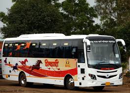 Shiv Sena's big cuts in ticket prices; Competition with private Buses | शिवशाहीच्या तिकीट दरांत मोठी कपात; खाजगी वाहतुकदारांशी करणार स्पर्धा 