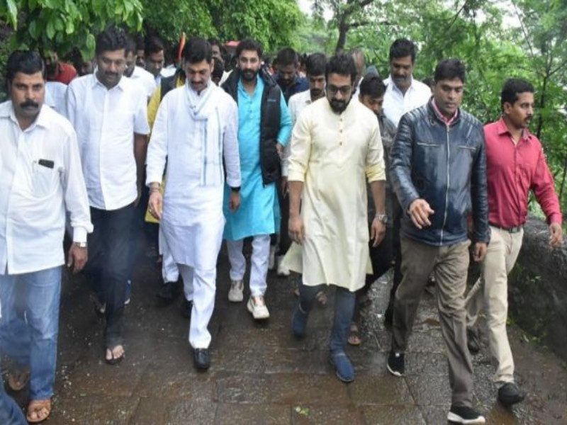 NCP Shiv Swarajya Yatra postponed due to floods: Sharad Pawar | महापुरामुळे राष्ट्रवादीची शिवस्वराज्य यात्रा स्थगित : शरद पवार यांची माहिती